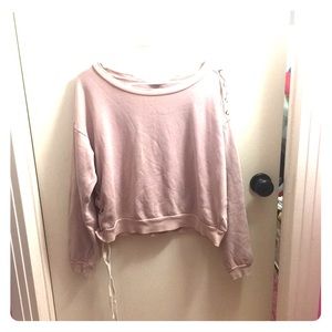 Sweatshirt with knots